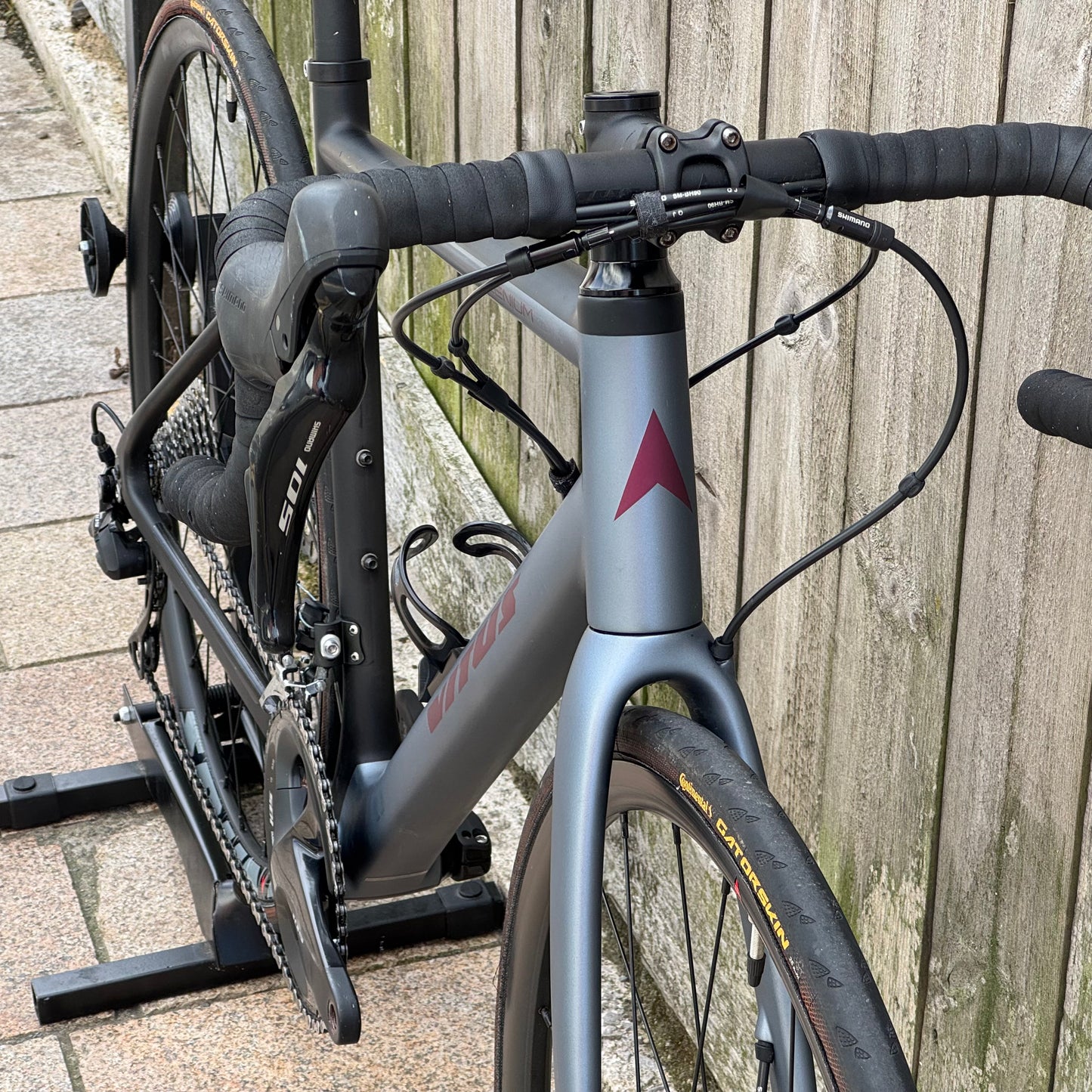 Vitus Zenium Disc Full Carbon Road Bike Medium 105