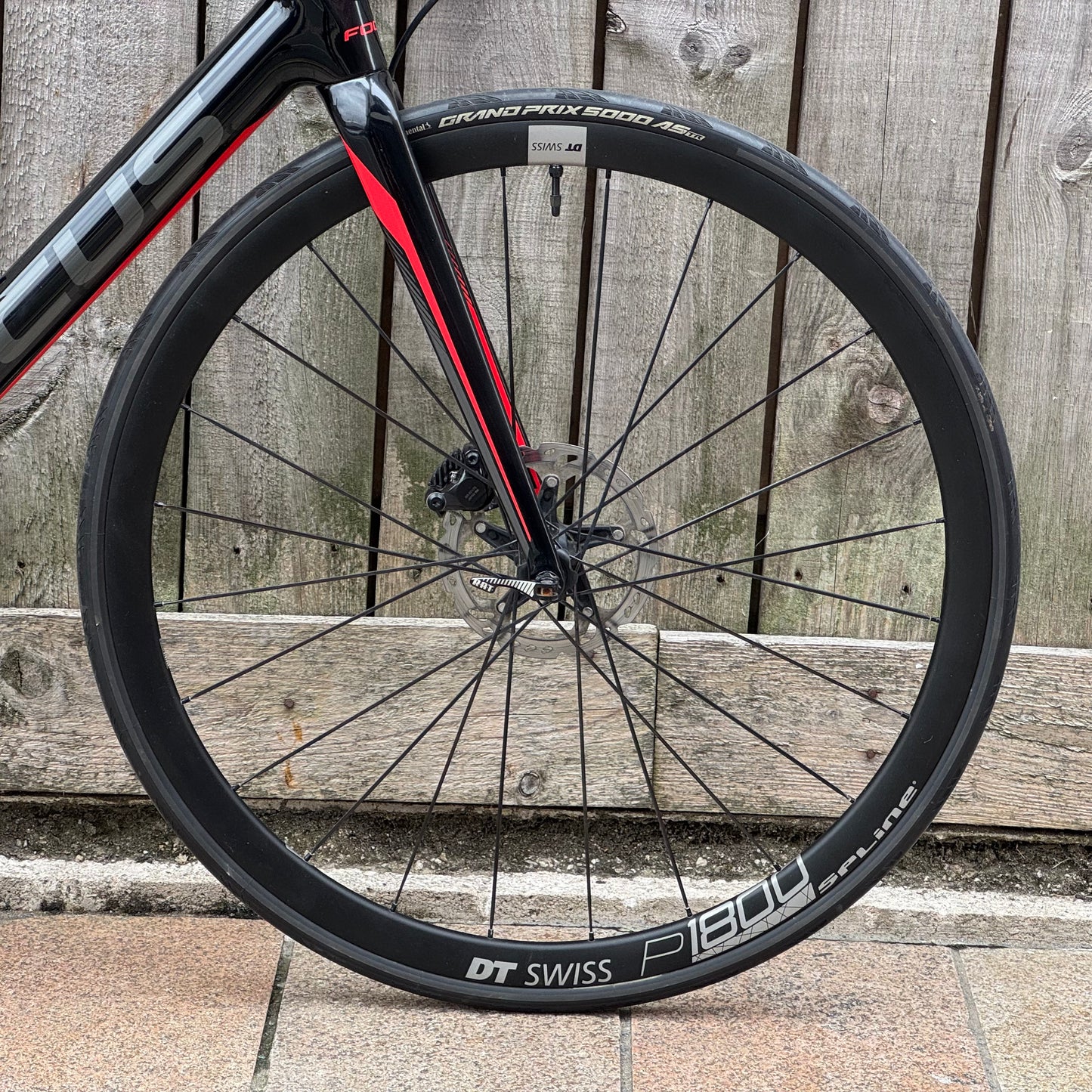 Focus Cayo Disc Full Carbon Road Bike Medium 105