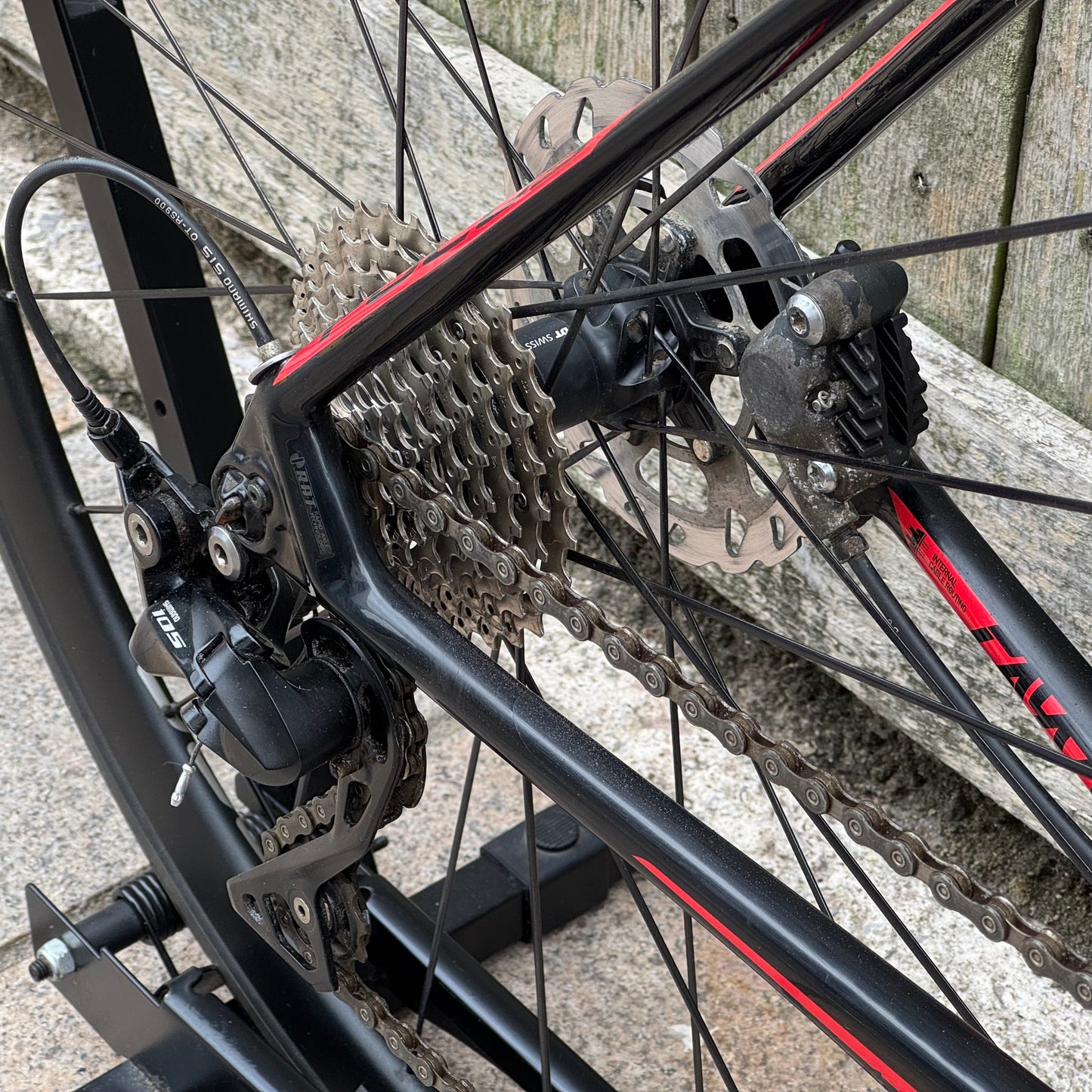 Focus Cayo Disc Full Carbon Road Bike Medium 105