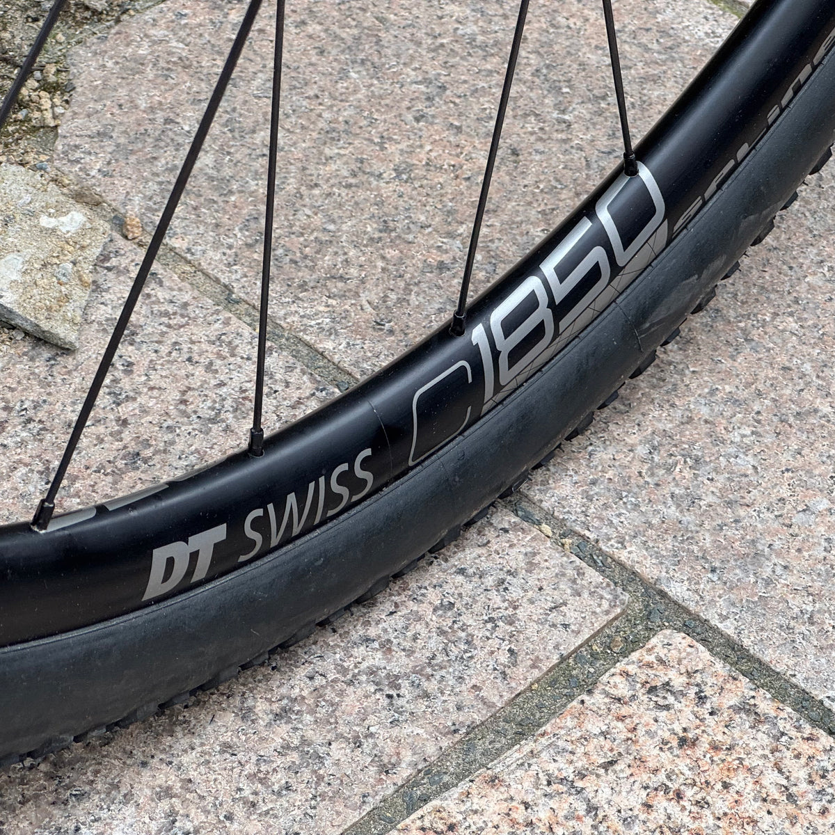 BMC URS (Unrestricted) Disc Full Carbon Gravel Bike Large SRAM Apex