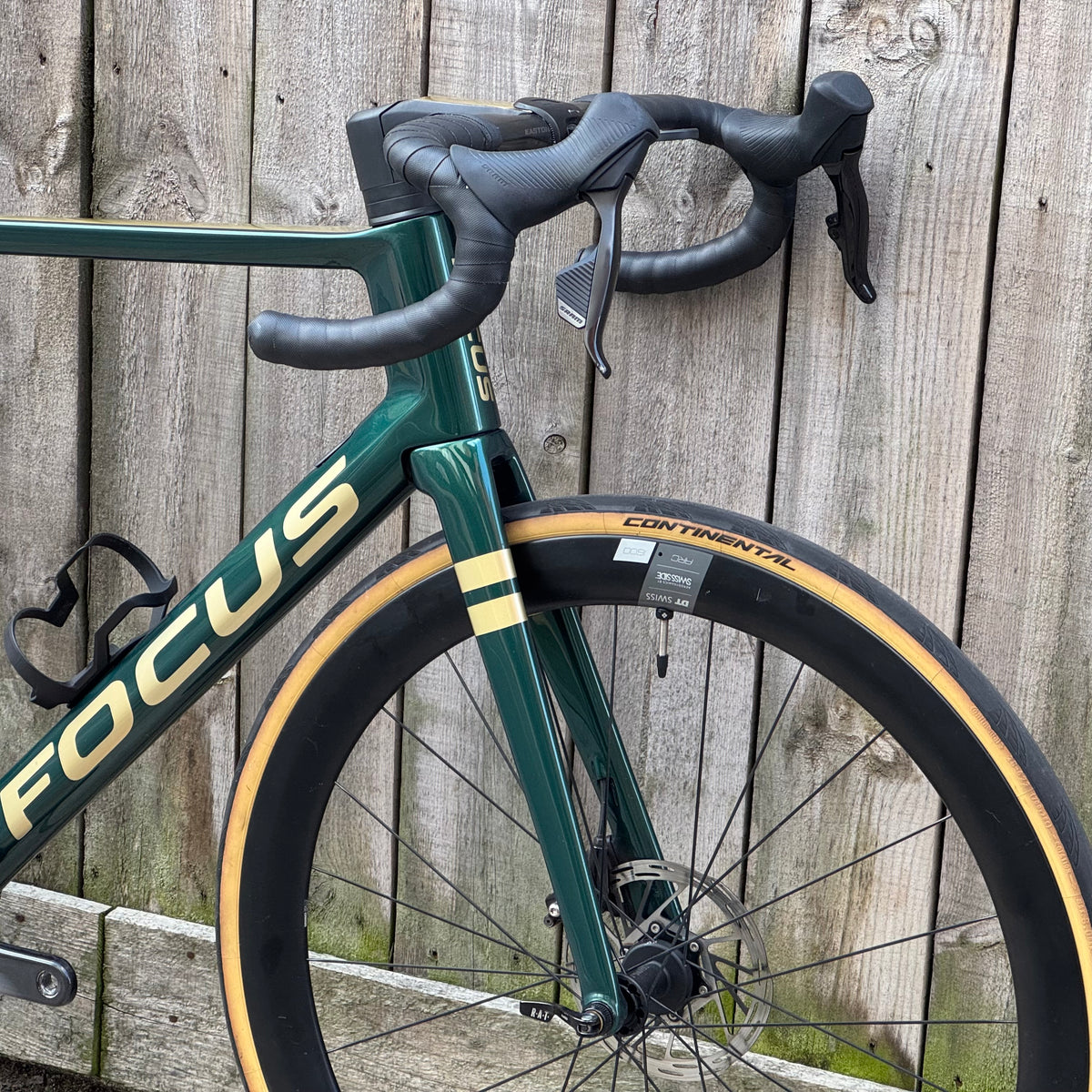 Focus Izalco Max 9.7 Disc Full Carbon Road Bike XL SRAM Force AXS