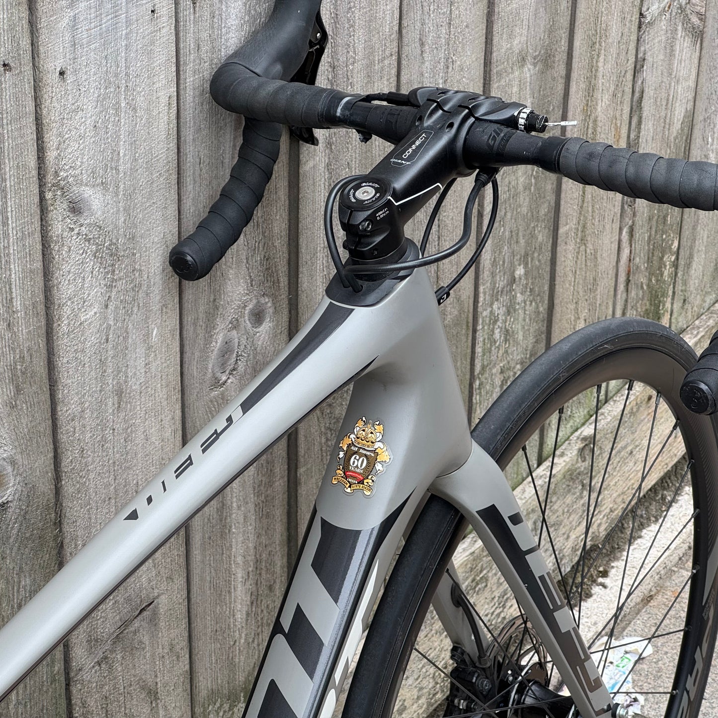 Giant Defy Advanced Disc Full Carbon Road Bike M/L 105