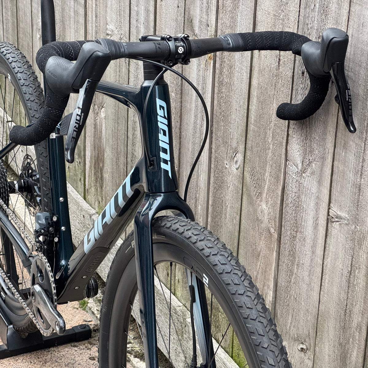 Giant Revolt Advanced Pro 0 Disc Full Carbon Gravel Bike Large SRAM Force AXS