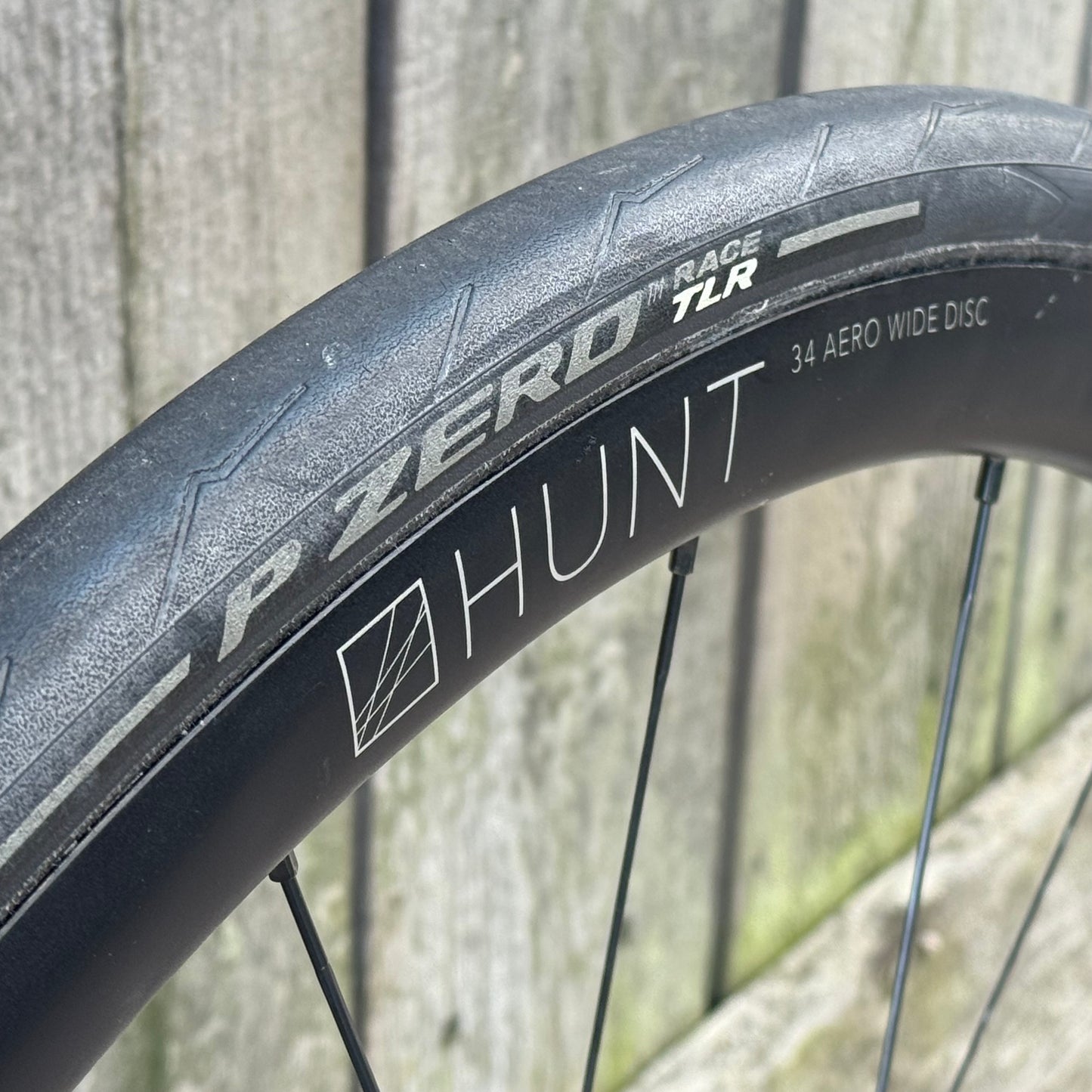 Vitus Zenium Disc Full Carbon Road Bike Medium 105 Hunt