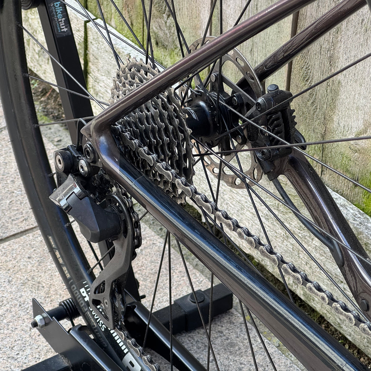 Giant Defy Advanced 1 Disc Full Carbon Road Bike Medium 105 Di2