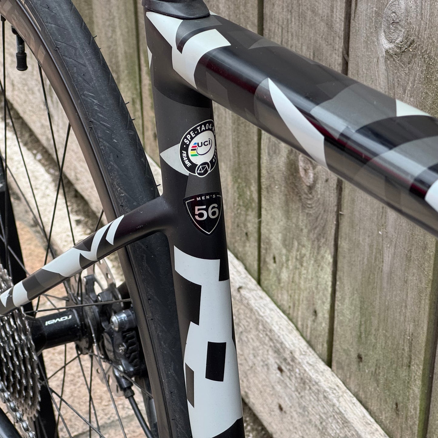 Specialized Roubaix Disc Full Carbon Road Bike 56cm Ultegra Di2 Roval