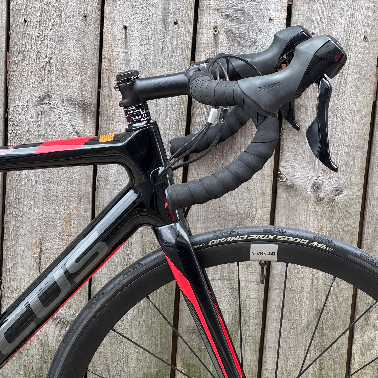 Focus Cayo Disc Full Carbon Road Bike Medium 105