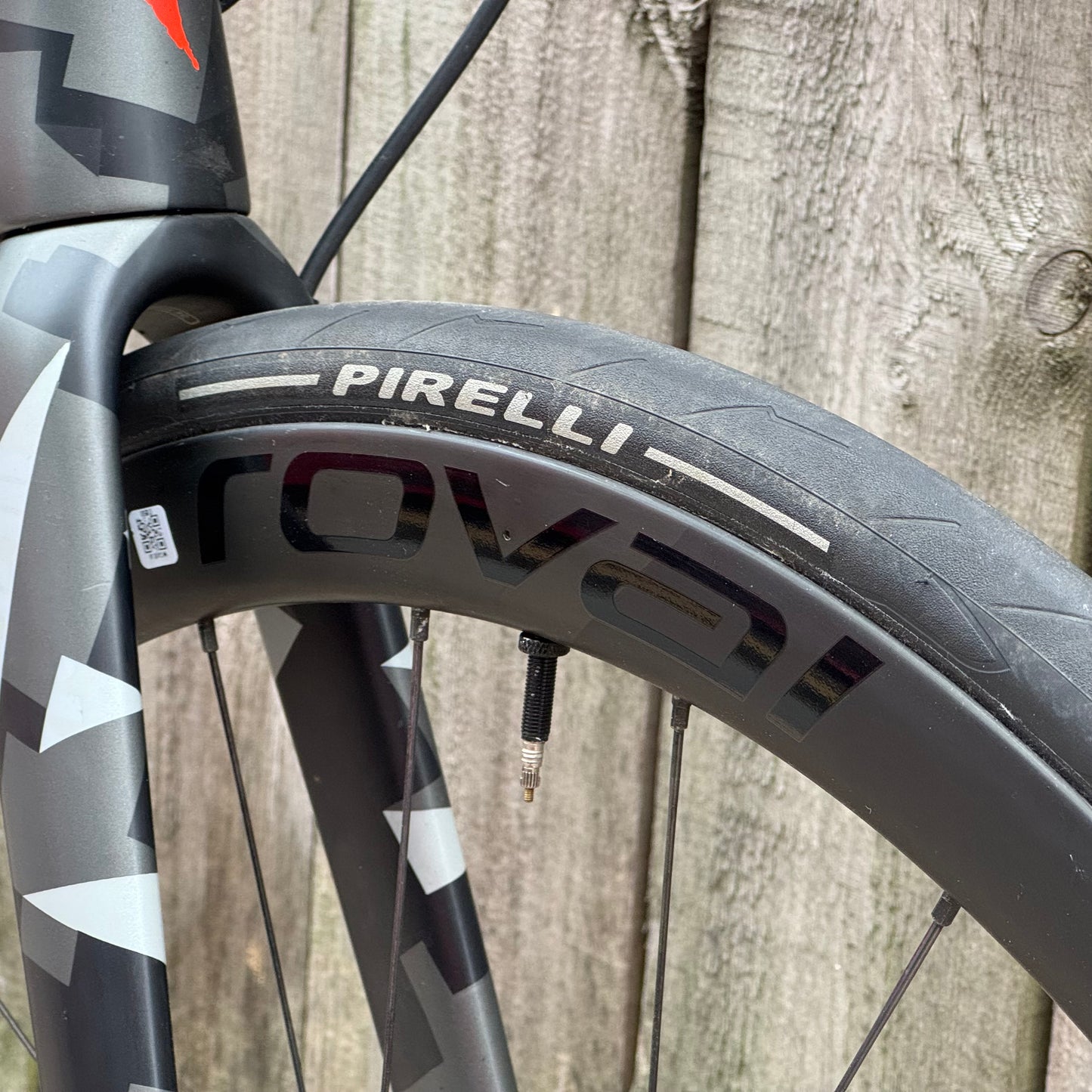 Specialized Roubaix Disc Full Carbon Road Bike 56cm Ultegra Di2 Roval