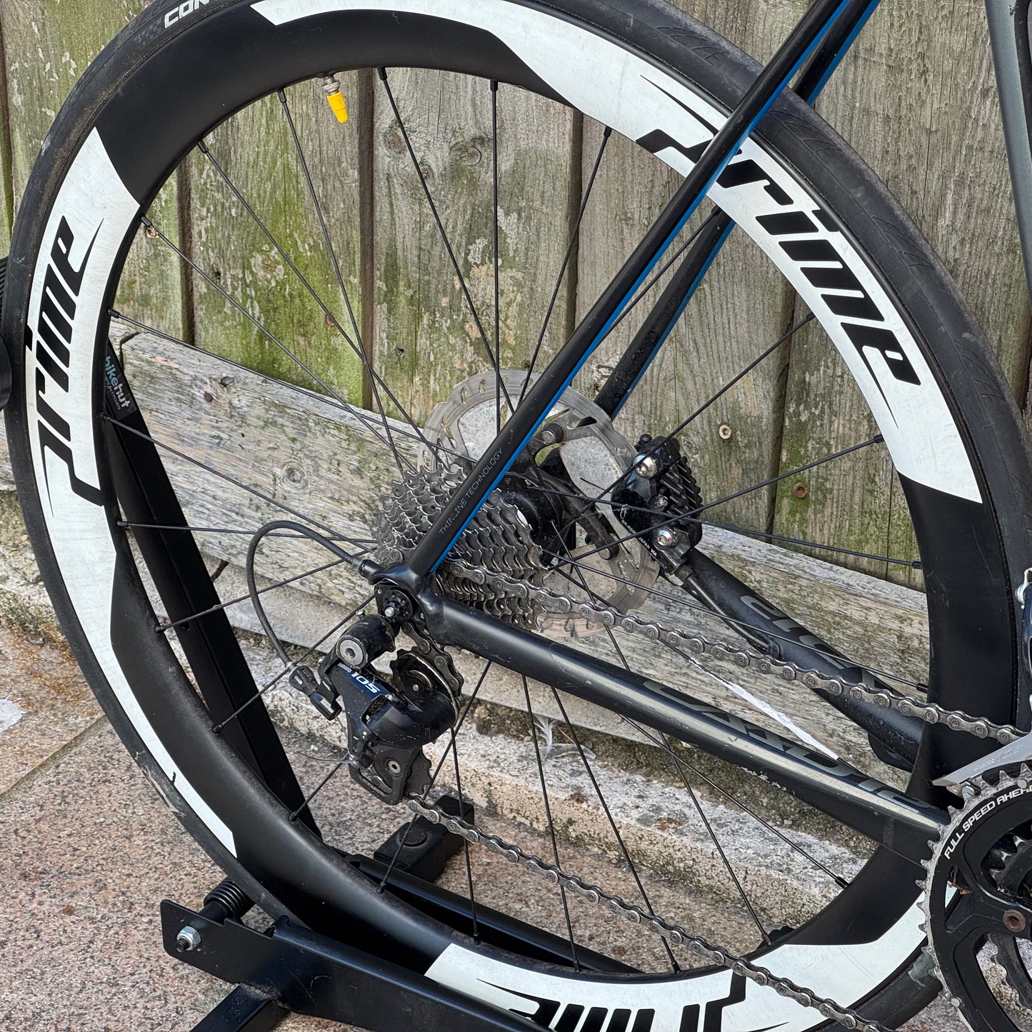 Cannondale Caad 12 Disc Road Bike 56cm 105