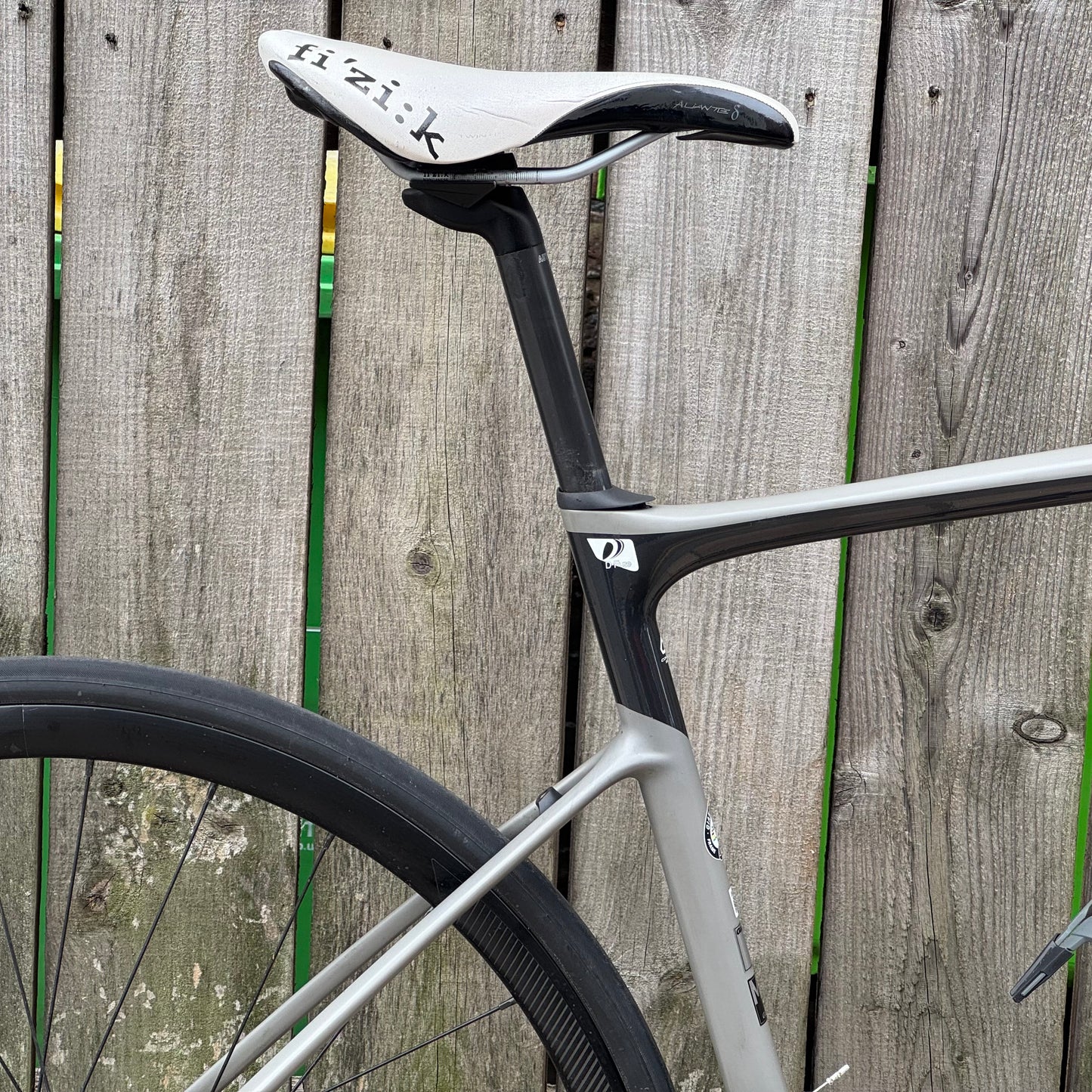 Giant Defy Advanced Disc Full Carbon Road Bike M/L 105