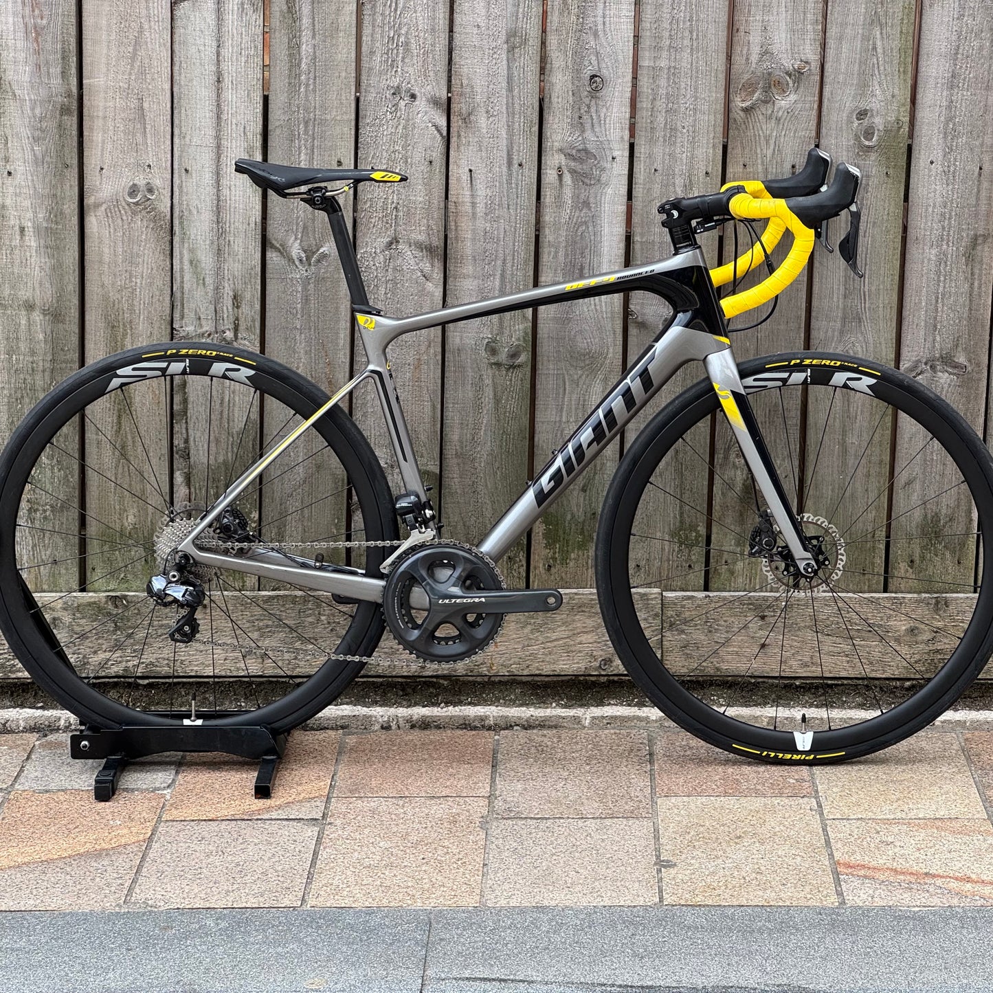 Giant Defy Advanced Pro 1 Disc Full Carbon Road Bike Medium Ultegra Di2