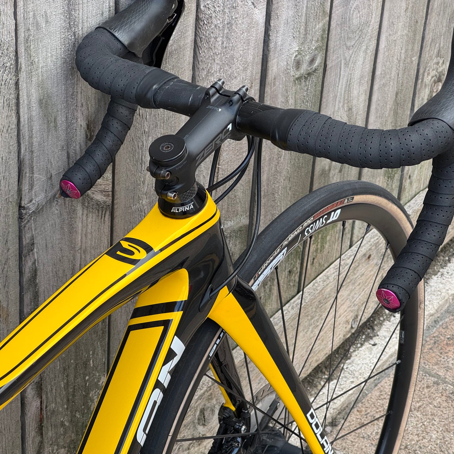 Dolan DR1 Disc Full Carbon Road Bike 44cm 105