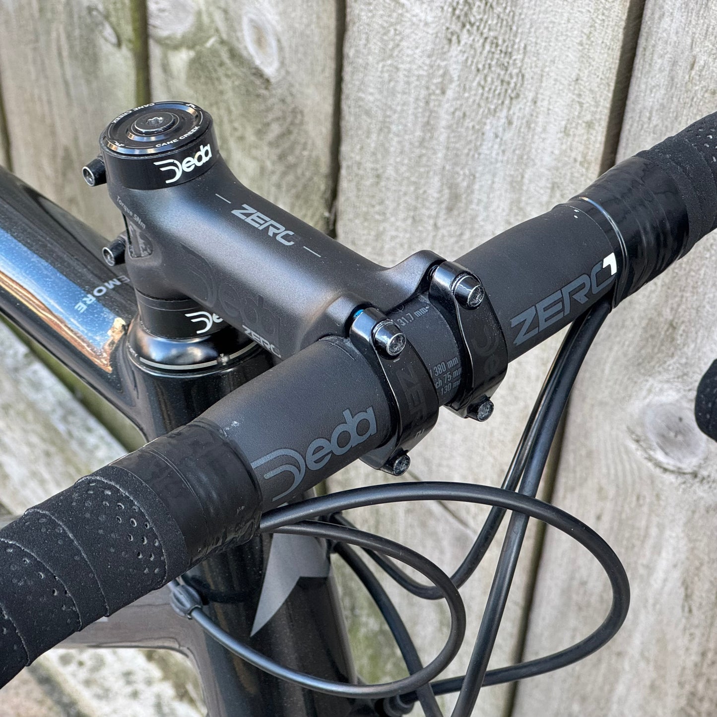 Vitus Zenium Disc Full Carbon Road Bike Medium 105 Hunt