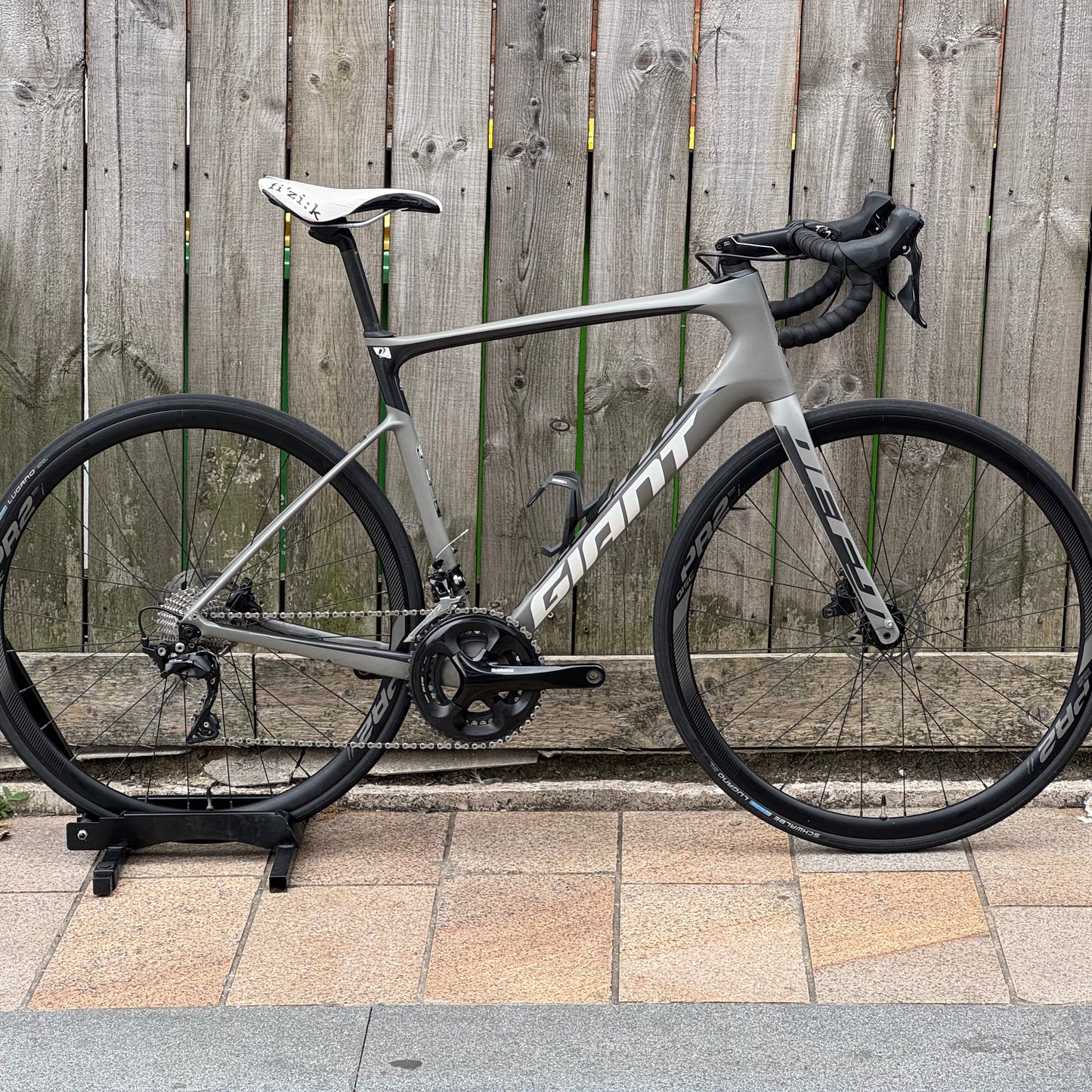Giant Defy Advanced Disc Full Carbon Road Bike M/L 105