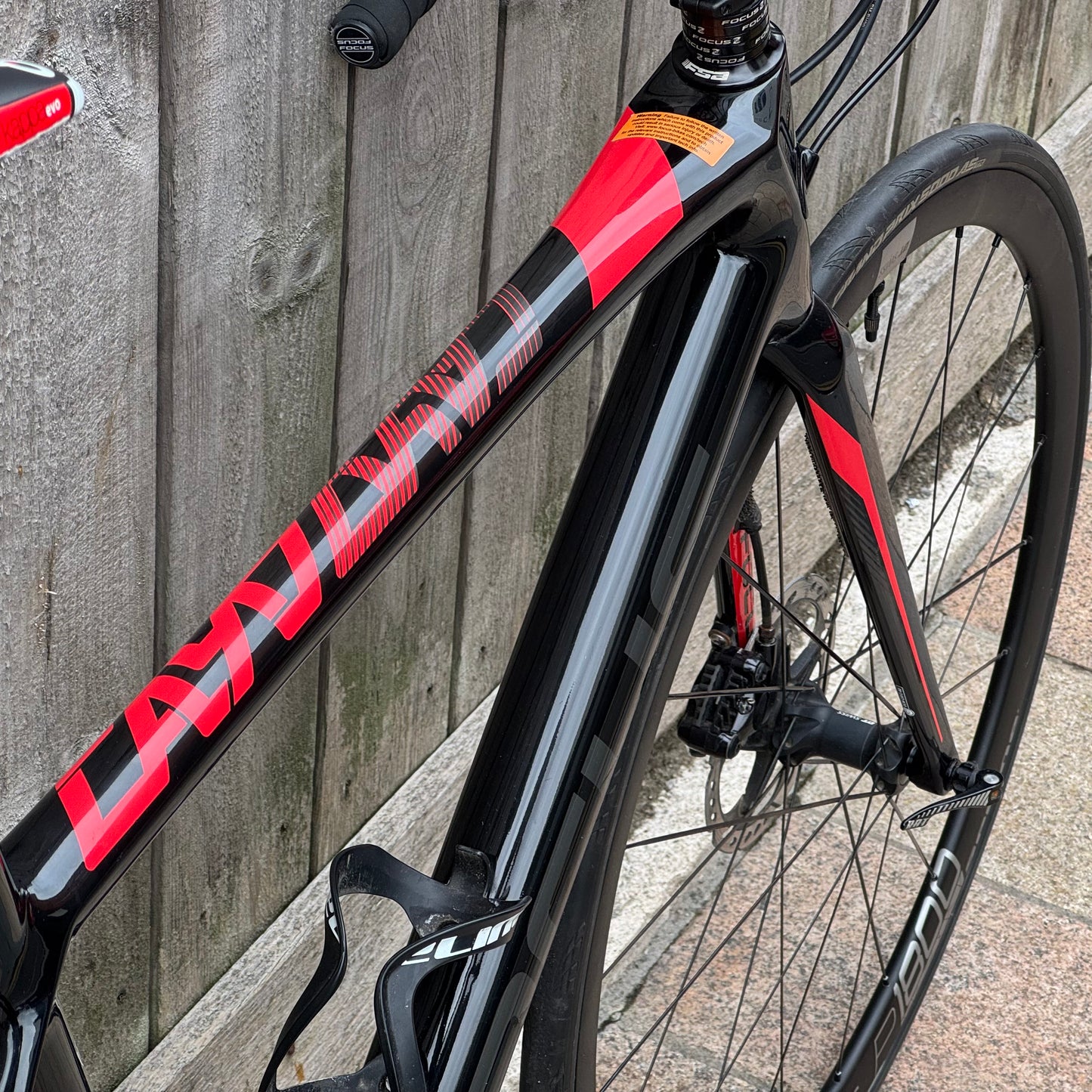 Focus Cayo Disc Full Carbon Road Bike Medium 105