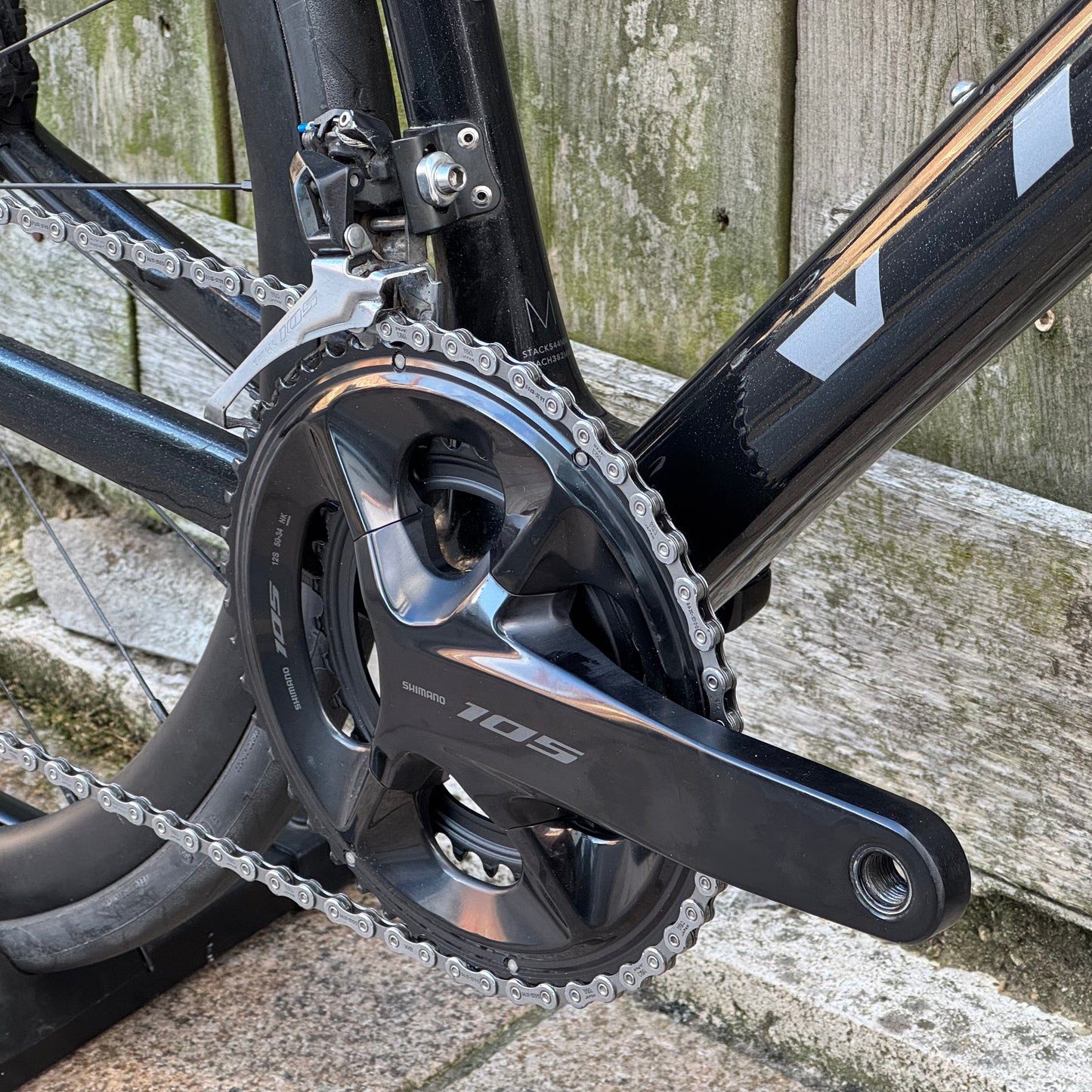 Vitus Zenium Disc Full Carbon Road Bike Medium 105 Hunt