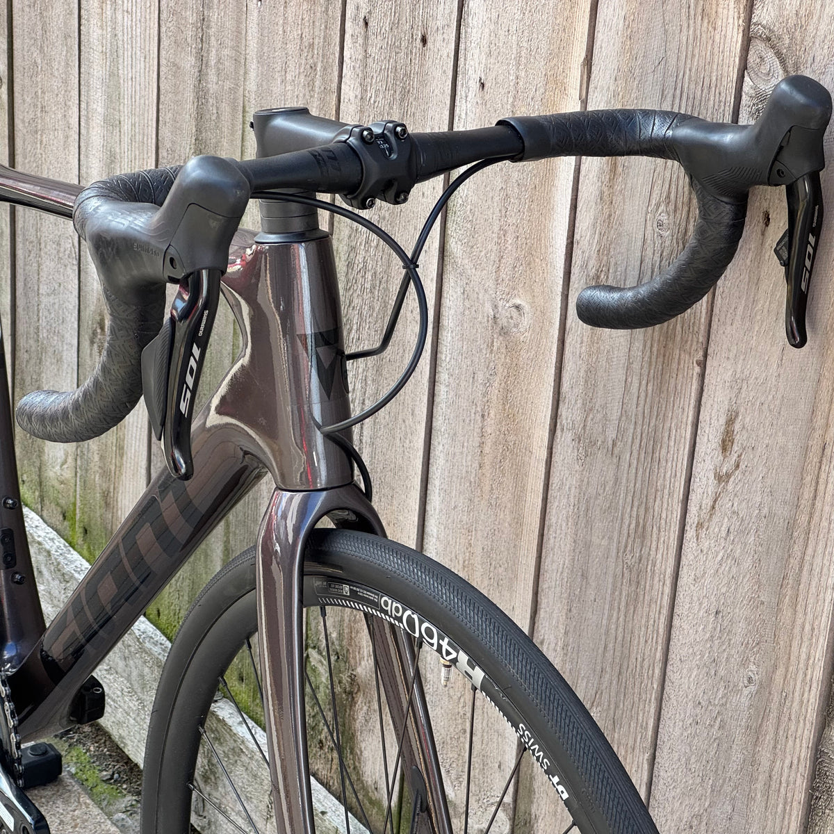 Giant Defy Advanced 1 Disc Full Carbon Road Bike Medium 105 Di2