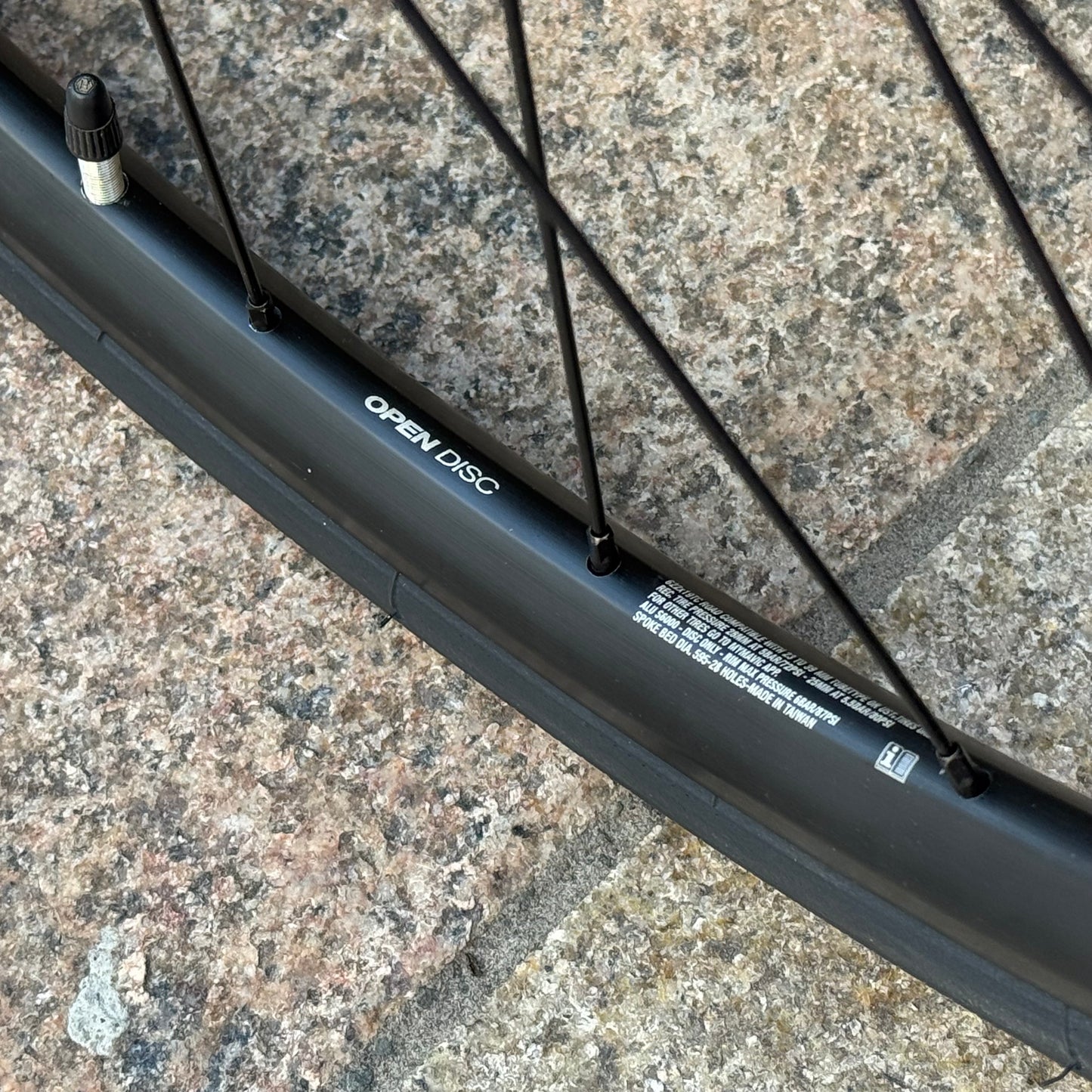 BMC RoadMachine 02 Disc Full Carbon Road Bike 56cm Ultegra