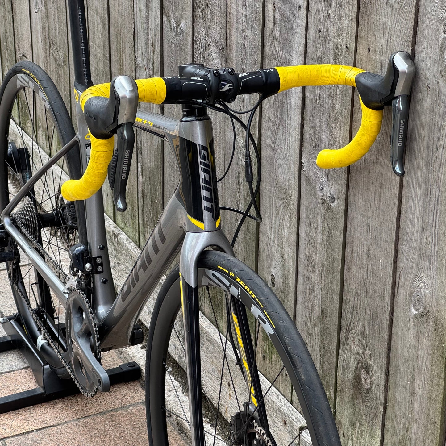 Giant Defy Advanced Pro 1 Disc Full Carbon Road Bike Medium Ultegra Di2