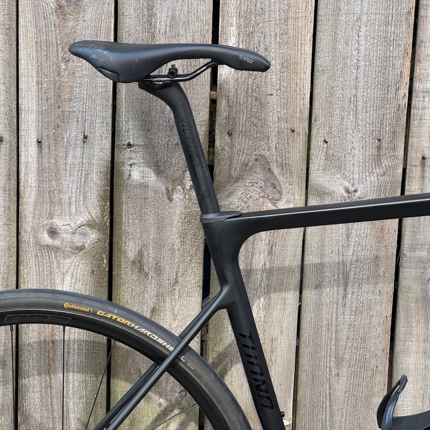 Dolan Tuono Disc Full Carbon Road Bike XL 105 Di2 12s
