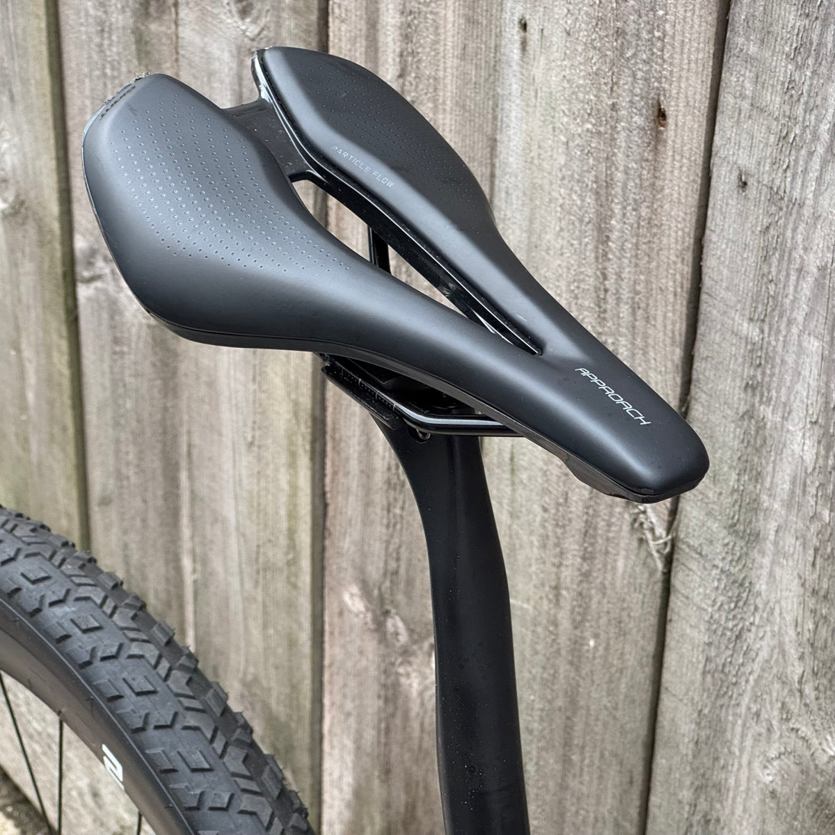 Giant Revolt Advanced Pro 0 Disc Full Carbon Gravel Bike Large SRAM Force AXS