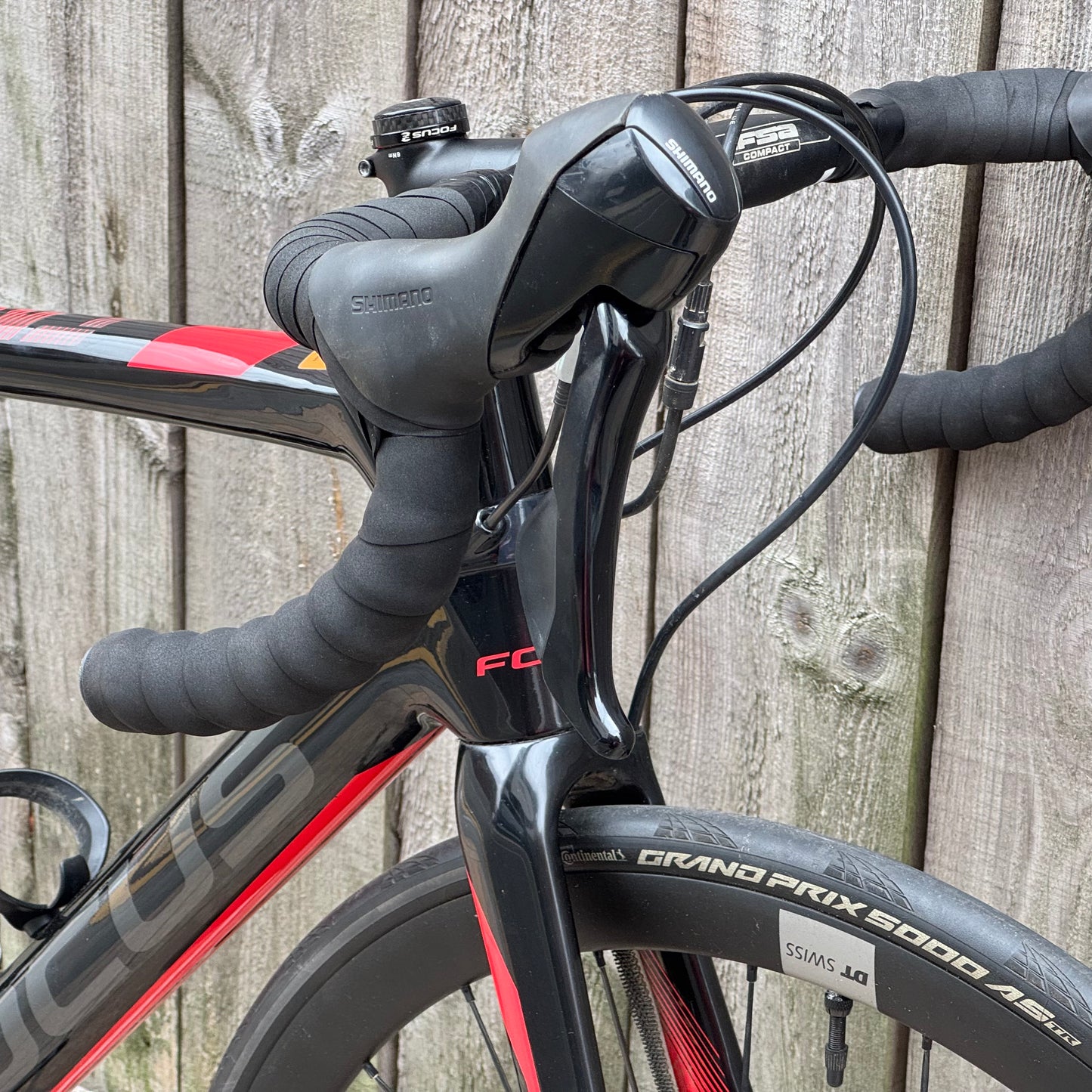 Focus Cayo Disc Full Carbon Road Bike Medium 105