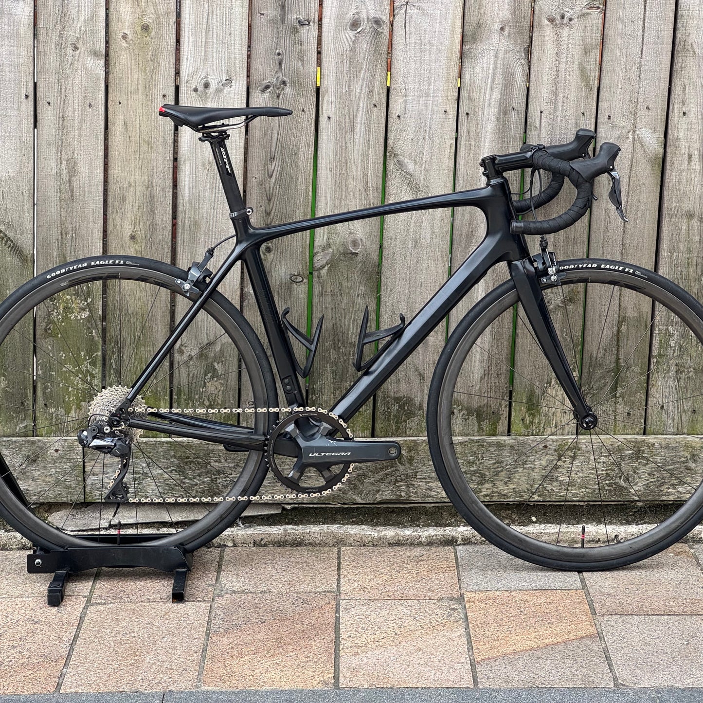 Cinelli Saetta Radical Plus Full Carbon Road Bike 56cm Ultegra Di2