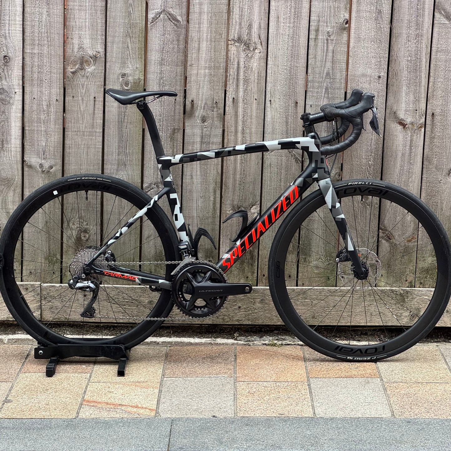 Specialized Roubaix Disc Full Carbon Road Bike 56cm Ultegra Di2 Roval