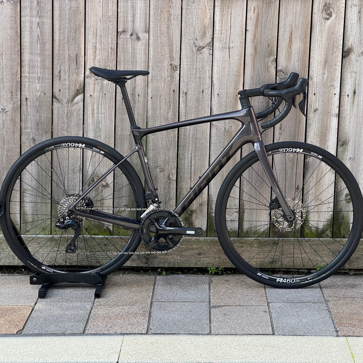 Giant Defy Advanced 1 Disc Full Carbon Road Bike Medium 105 Di2