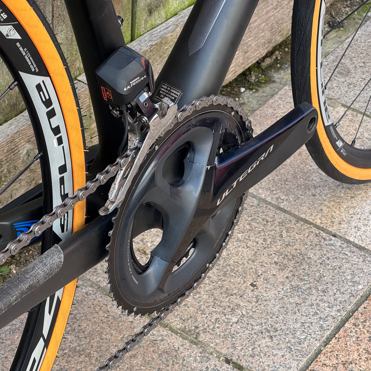 Giant Defy Advanced Pro 0 Disc Full Carbon Road Bike Medium Ultegra Di2