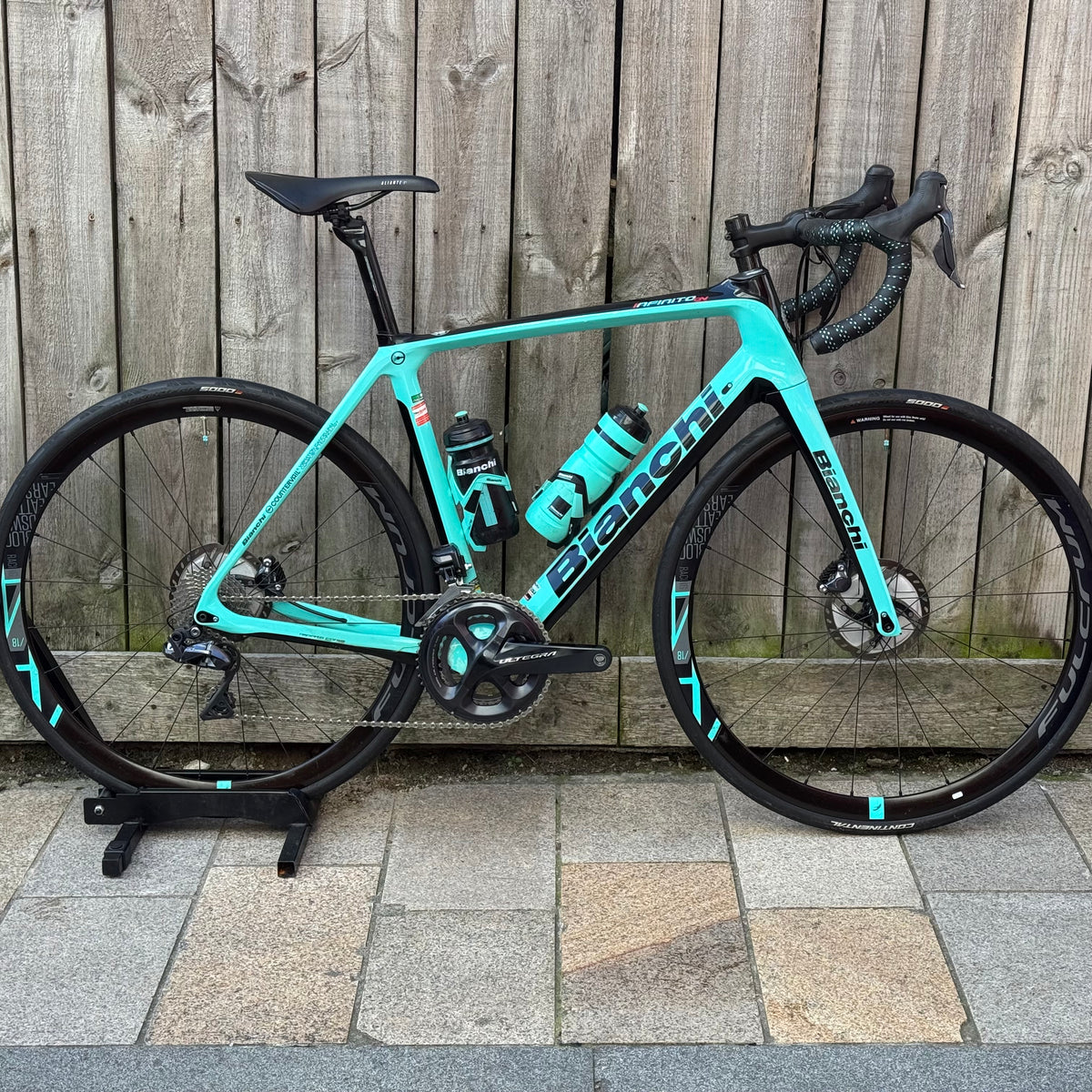 Bianchi Infinito CV Disc Full Carbon Road Bike 55cm Ultegra Di2