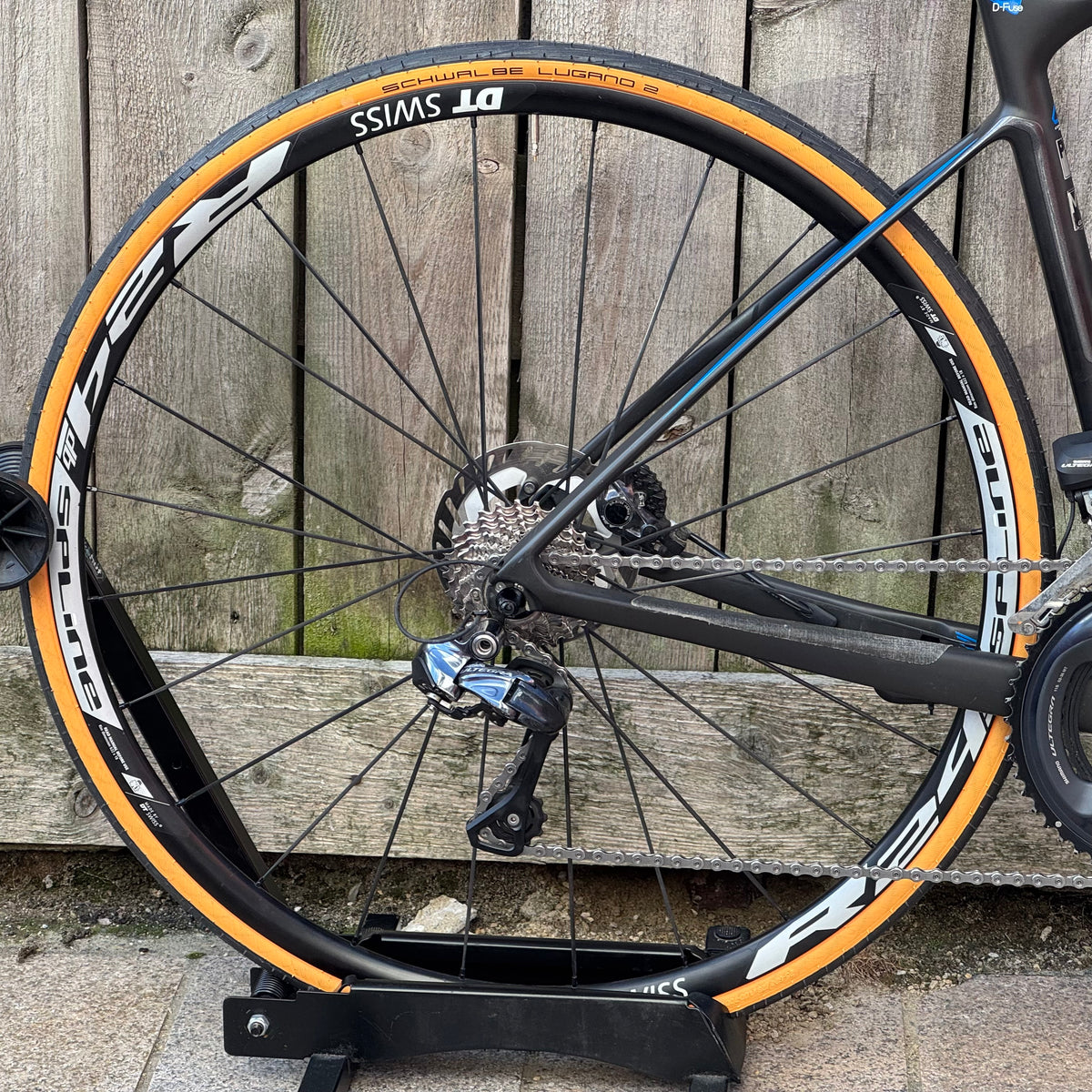 Giant Defy Advanced Pro 0 Disc Full Carbon Road Bike Medium Ultegra Di2