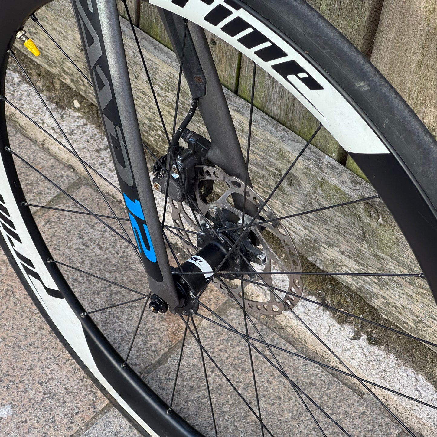 Cannondale Caad 12 Disc Road Bike 56cm 105