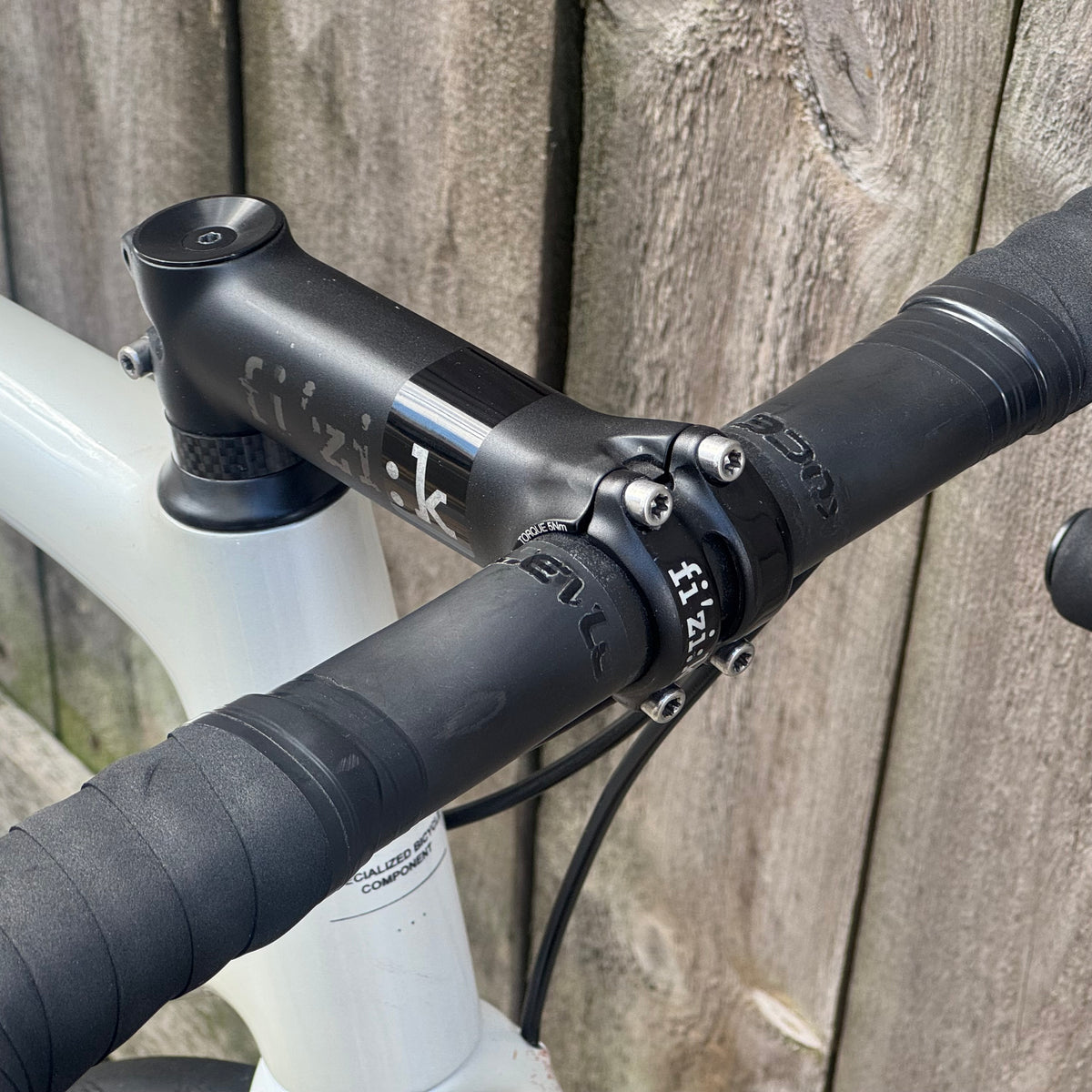 2023 Specialized Aethos Disc Full Carbon Road Bike 56cm 105 Di2 Roval