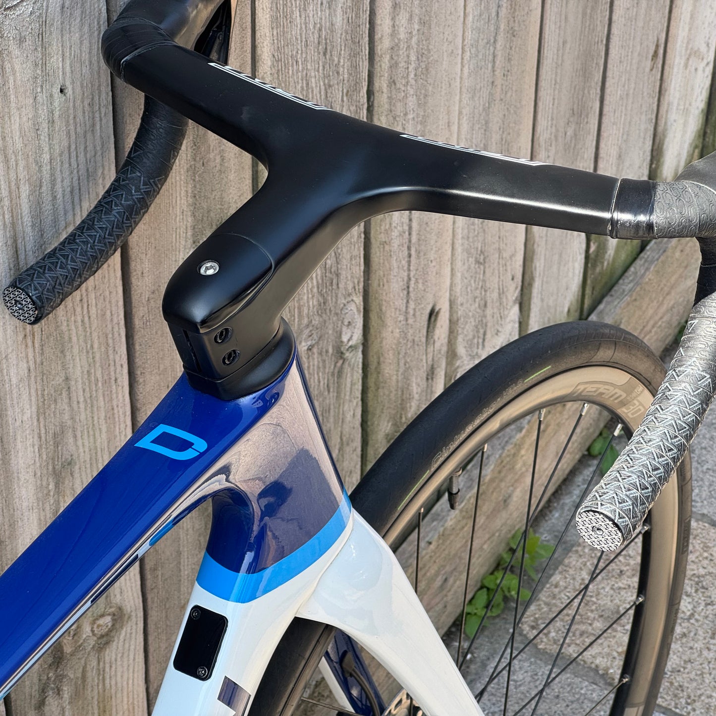 Dolan Ares 2.0 Disc Full Carbon Road Bike XL Ultegra Di2 12s
