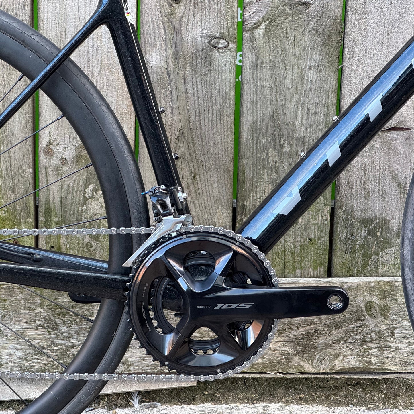 Vitus Zenium Disc Full Carbon Road Bike Medium 105 Hunt