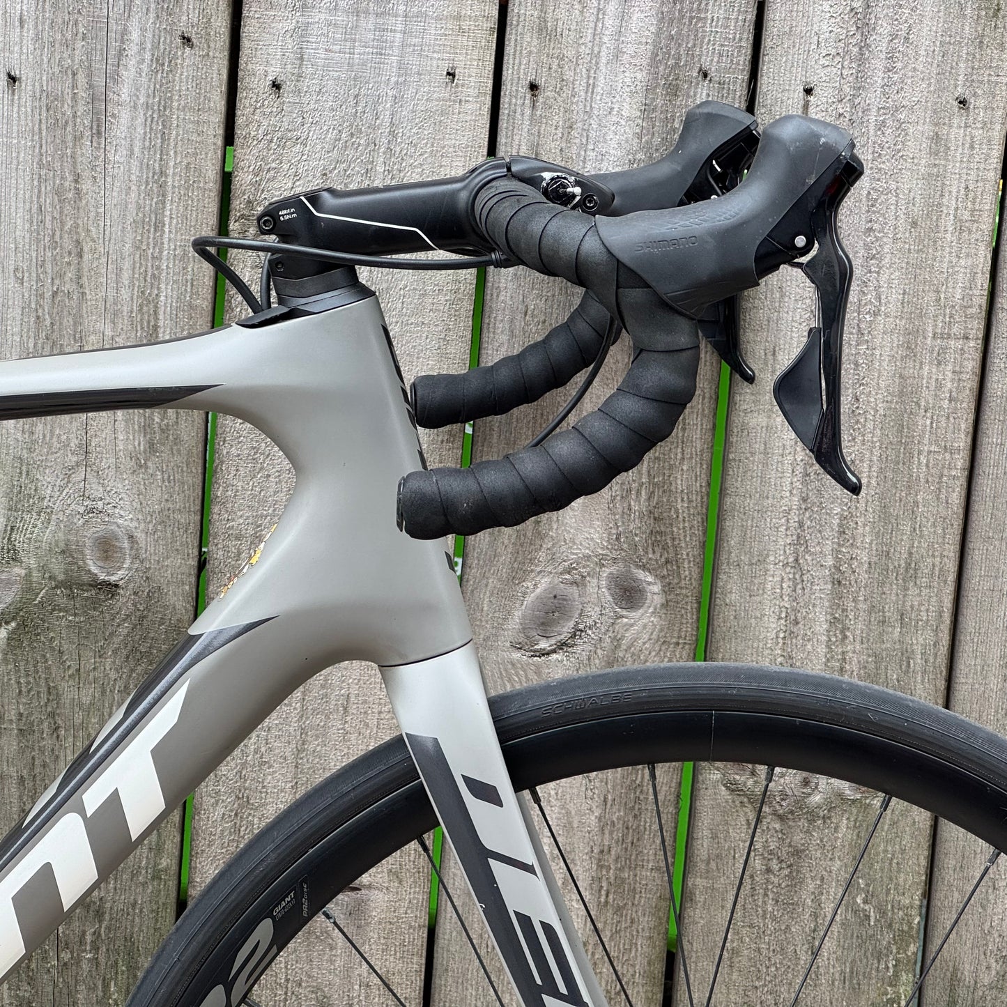 Giant Defy Advanced Disc Full Carbon Road Bike M/L 105
