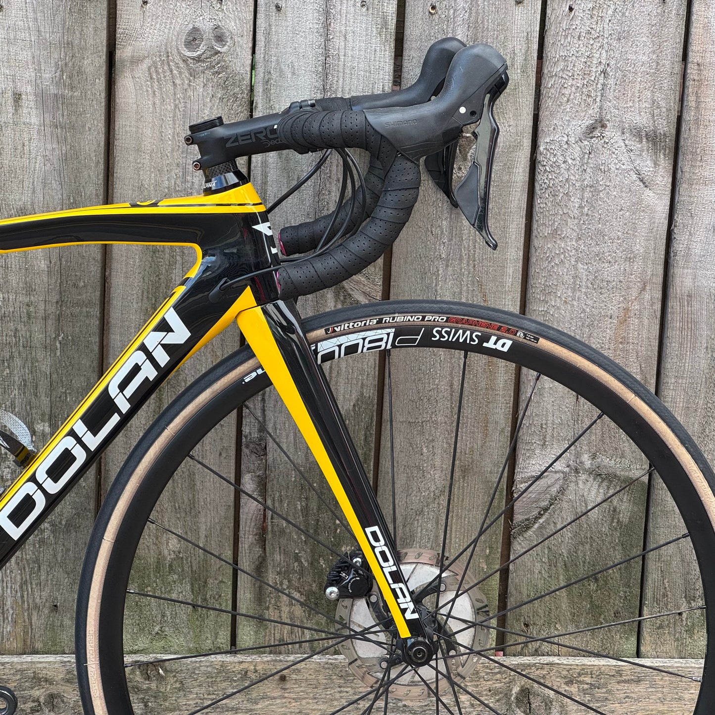 Dolan DR1 Disc Full Carbon Road Bike 44cm 105