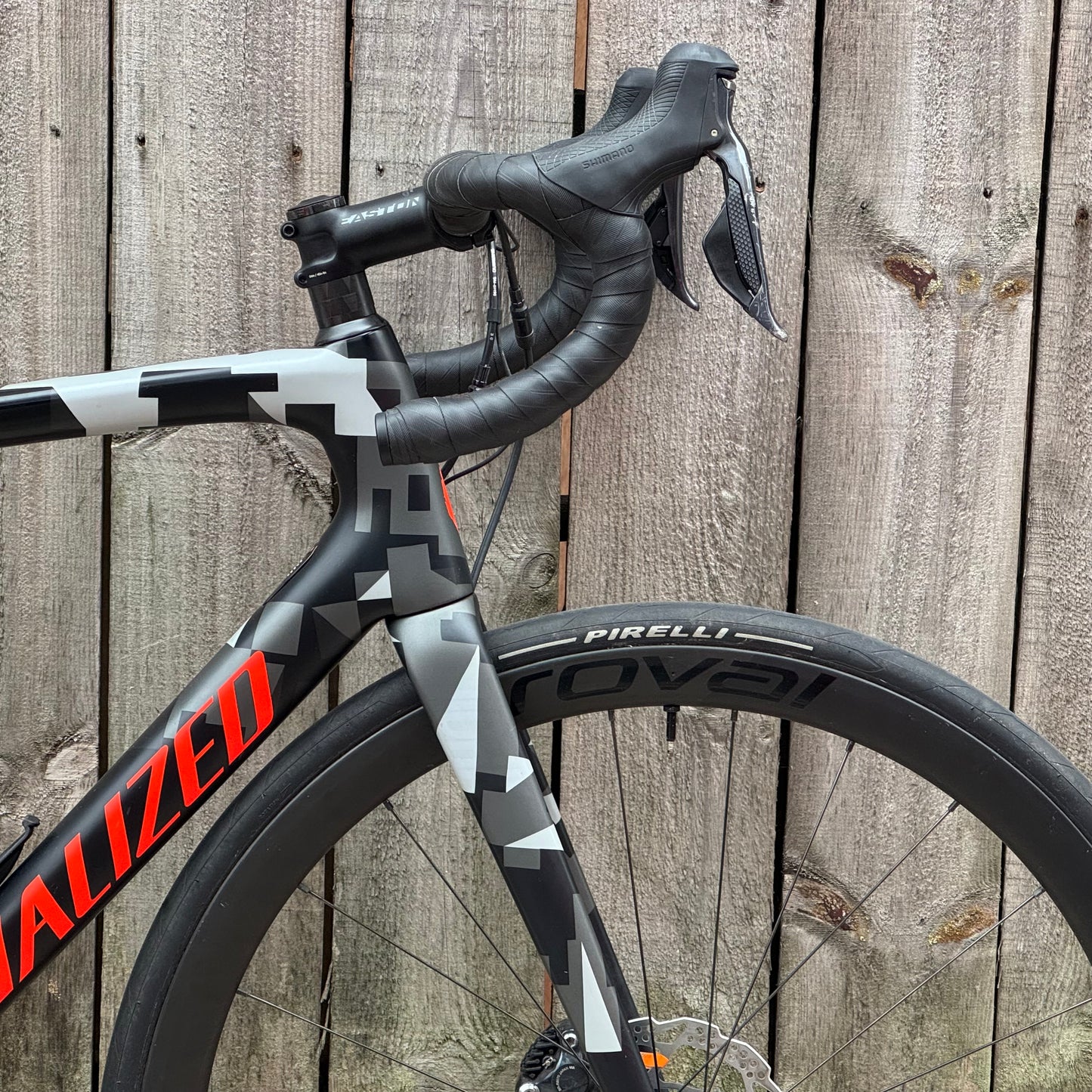 Specialized Roubaix Disc Full Carbon Road Bike 56cm Ultegra Di2 Roval