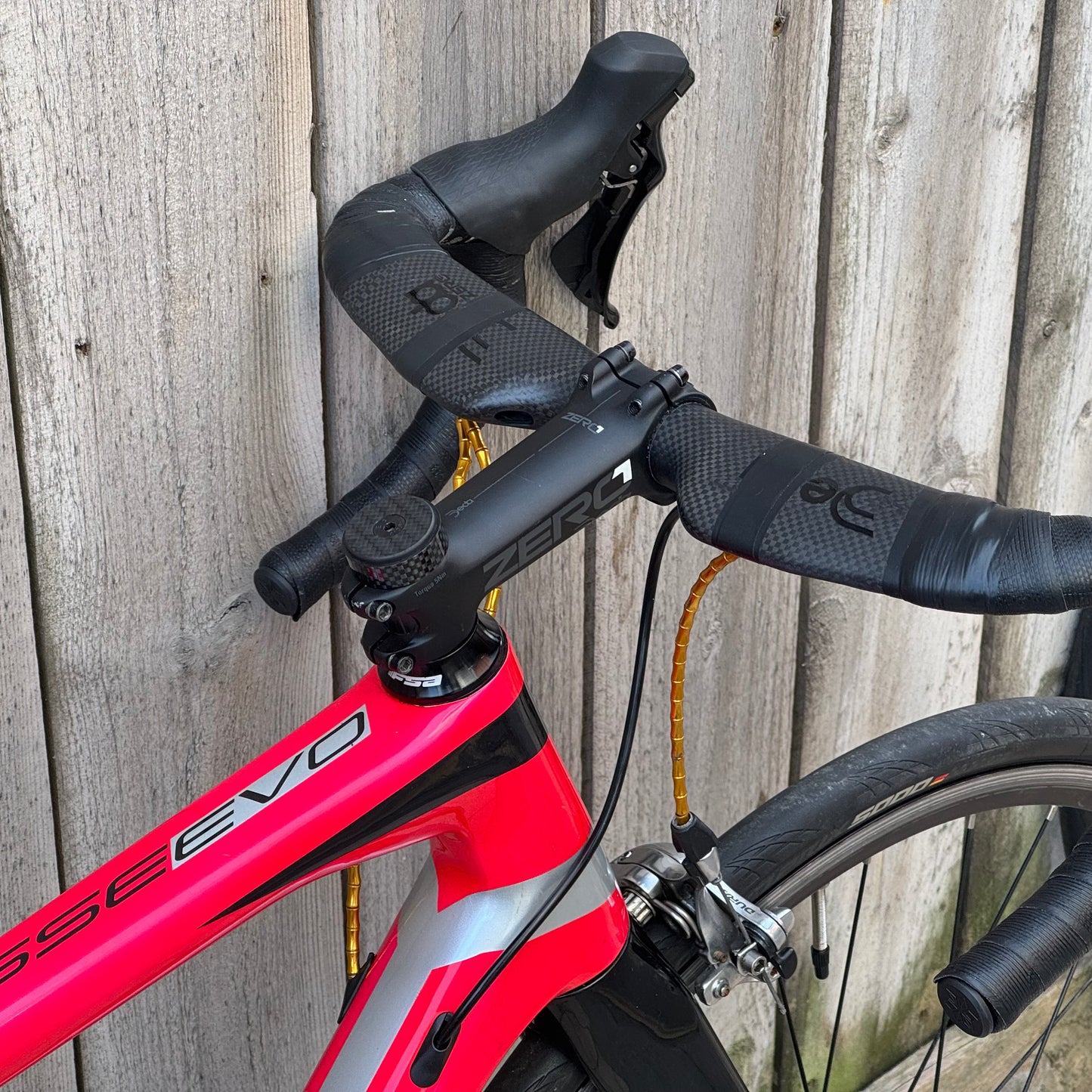 Vitus Vitesse Evo Full Carbon Road Bike 56cm Ultegra