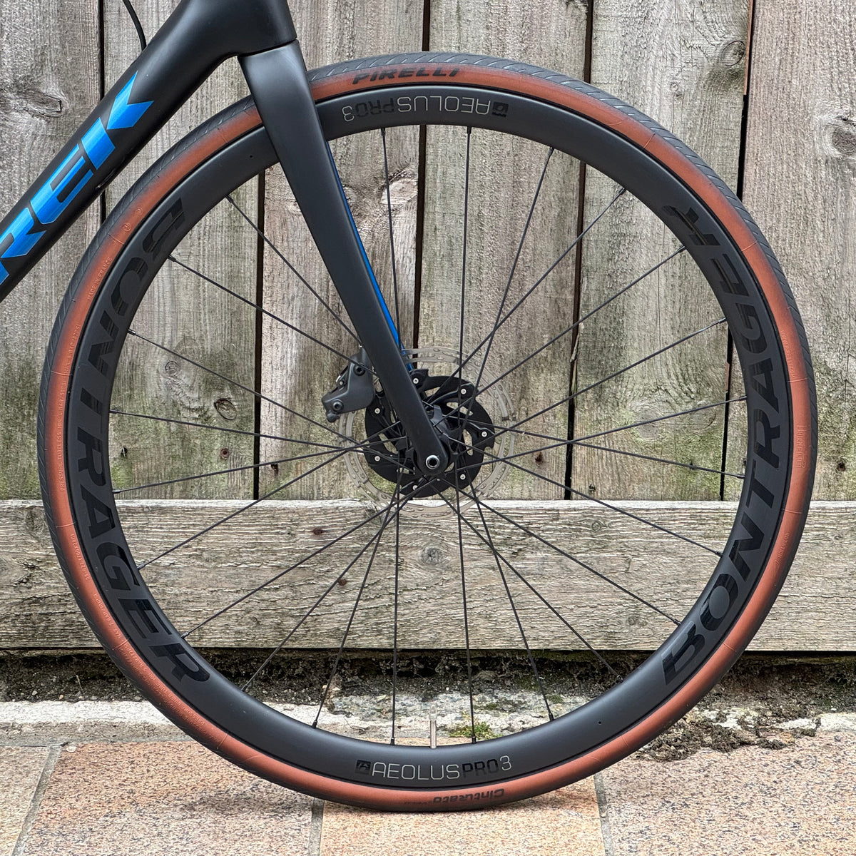 Trek Emonda SL7 Disc Full Carbon Road Bike 56cm SRAM Force AXS